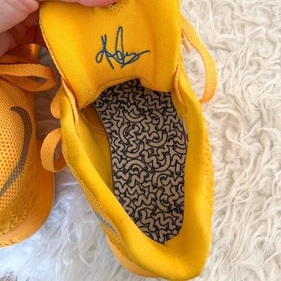 Nike Kyrie 3 GS "Mac and Cheese" Basketball Shoe | Size 6Y - Picture 3 of 10